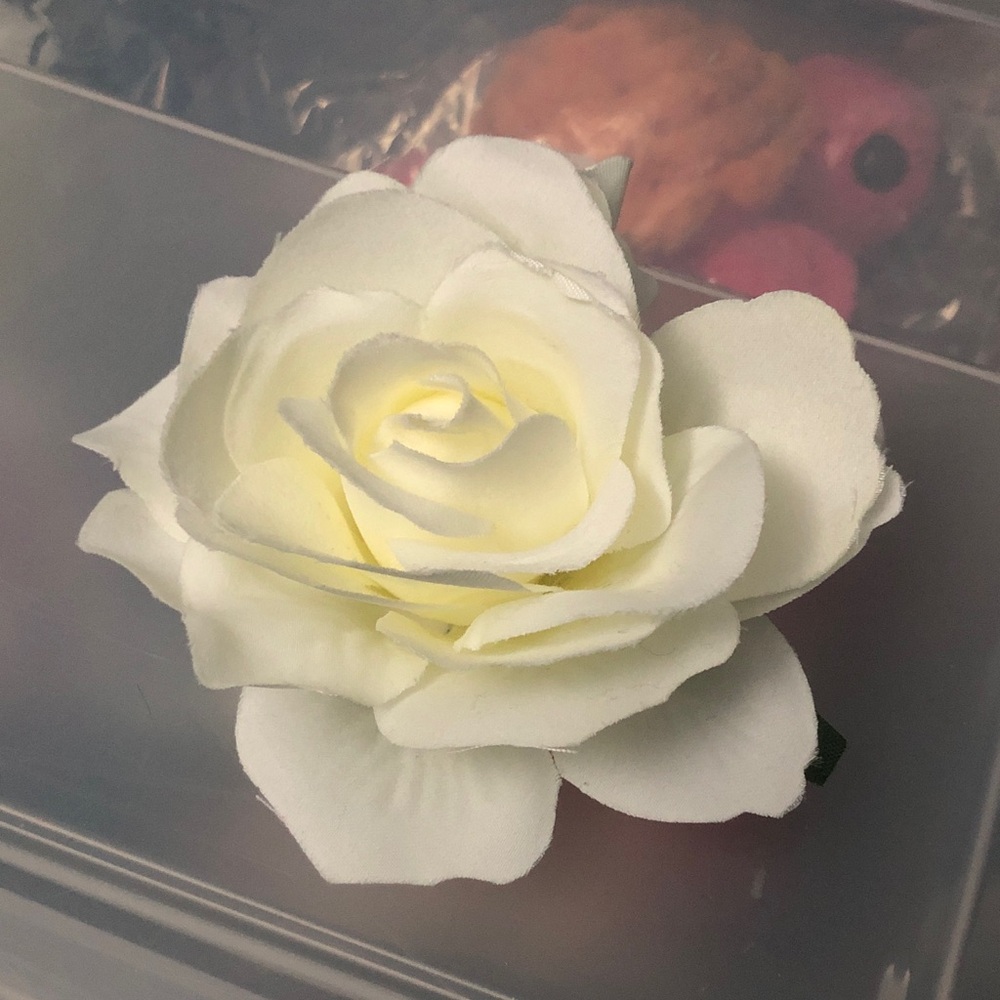 🛍️ Vanilla Rose Hair Clip or Pin